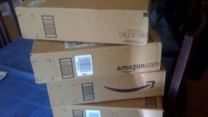 Amazon drops boxes in Australia