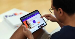 Commerce: FedEx launches data-driven platform