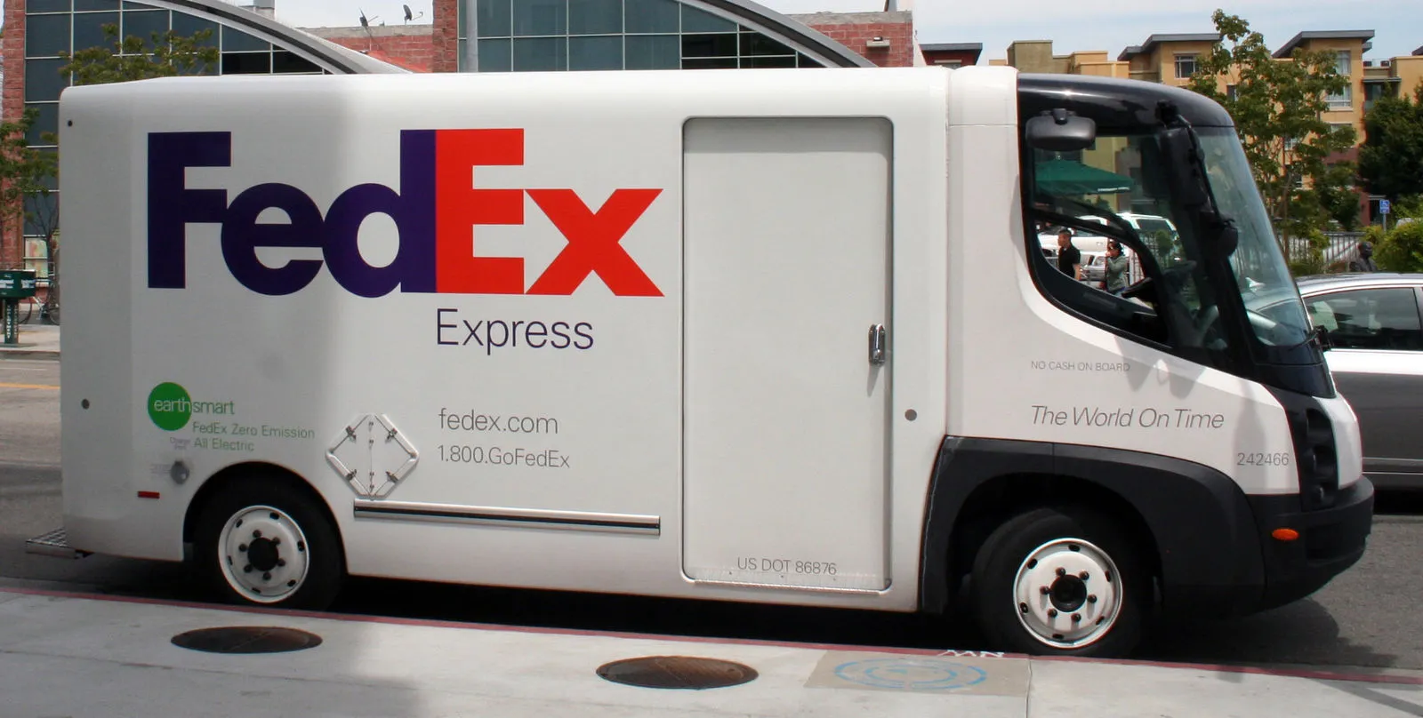 FedEx Express introduces 23 electric vehicles to its UK fleet