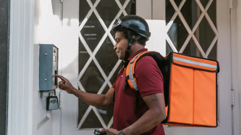 Instacart, a leader in the online grocery delivery industry has filed for its public debut. Its move is complemented by investment from PepsiCo Inc.