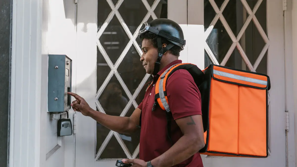 Instacart, a leader in the online grocery delivery industry has filed for its public debut. Its move is complemented by investment from PepsiCo Inc.