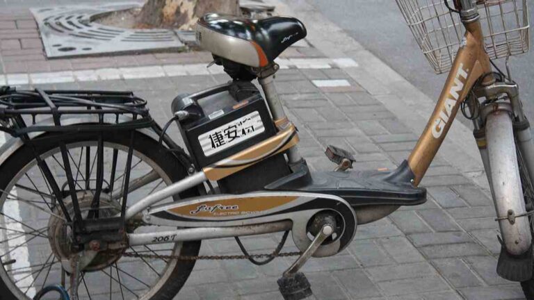 Debate on e-bikes heating up, including its batteries