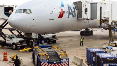 American Airlines’ cargo revenue declines