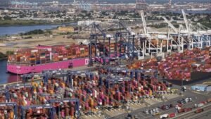 Flexport CEO sacks 600 staff to return to "profitability without raising prices"