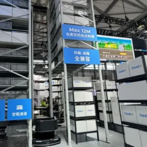 RoboShuttle: Geek+ unveils 40-foot-high warehouse robot
