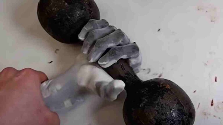 Water-powered robot arm Clone to change warehouse productivity
