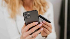 AI shaping this year’s Black Friday shopping experience